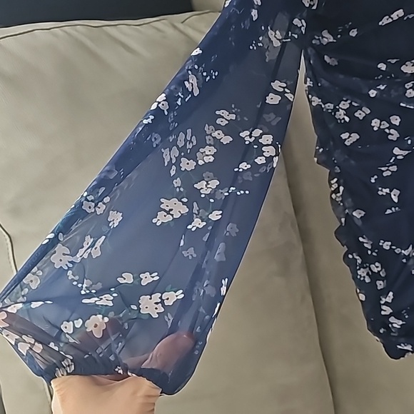 Fashion Navy Blue Floral Ruched Long Sleeve Dress - Picture 4 of 7